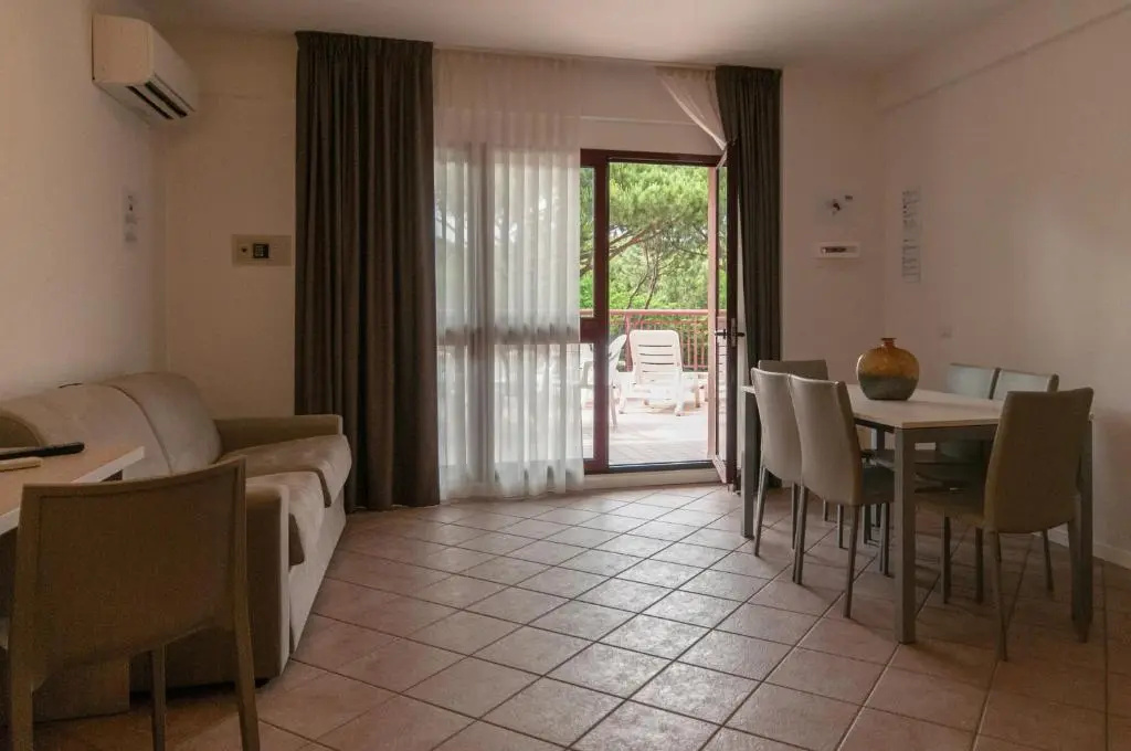 2 Bedrooms Apartment