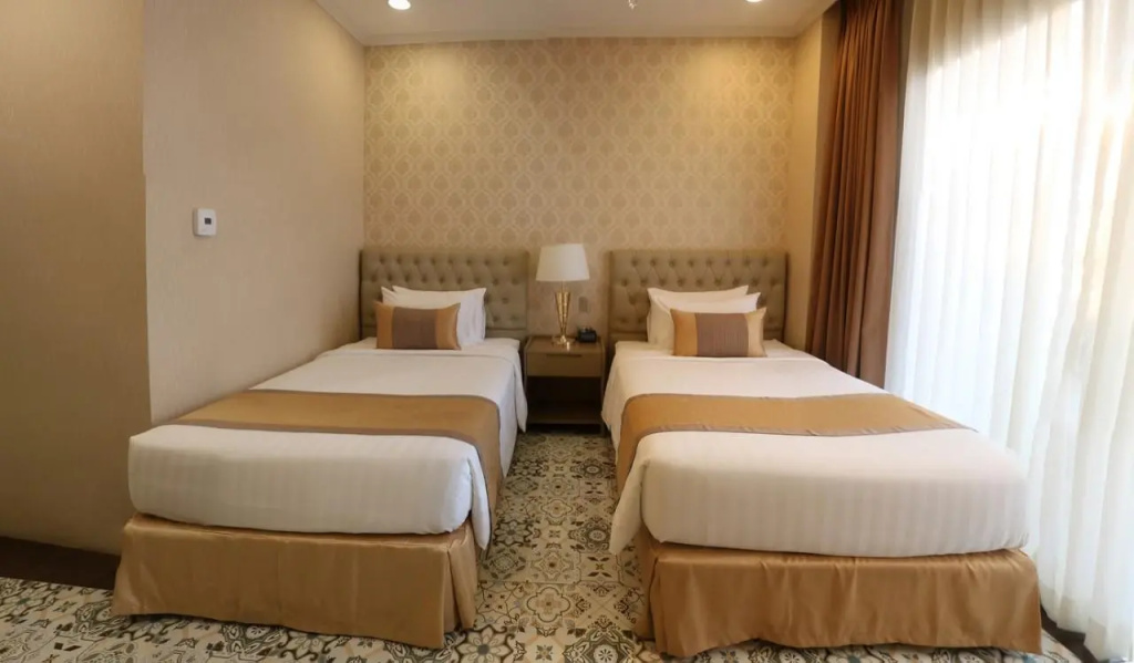 Standard Double Club room (twin beds)