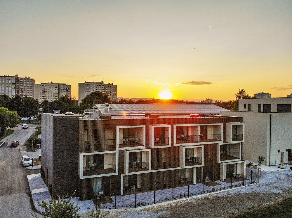 Wud Hotel