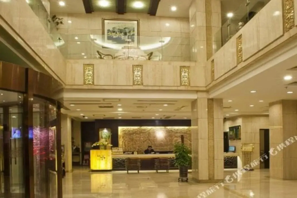 Lobby & Reception