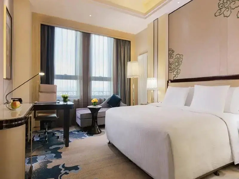 Grand room