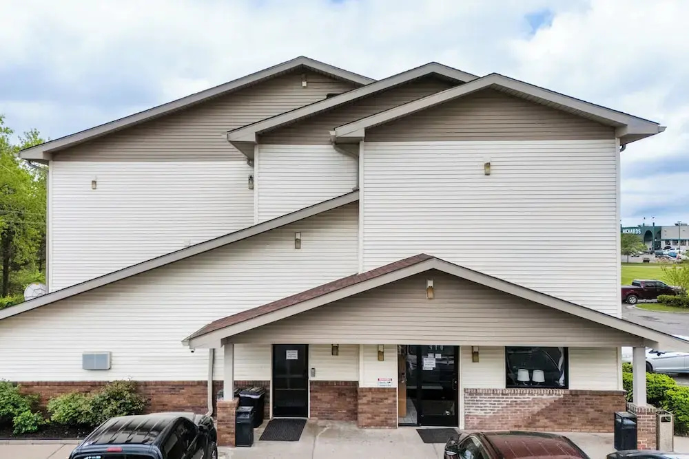 Super Inn by OYO Lansing MI