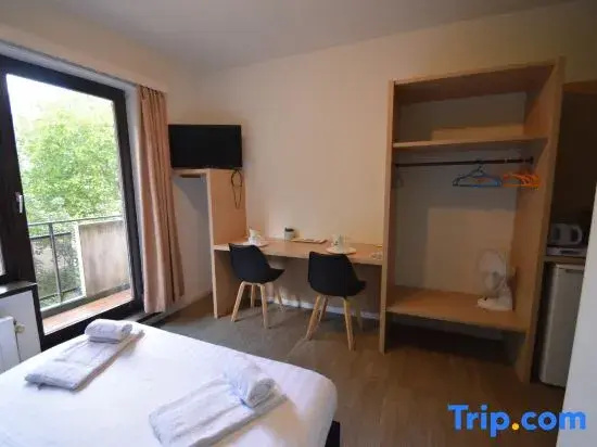 Double Studio (full double bed)