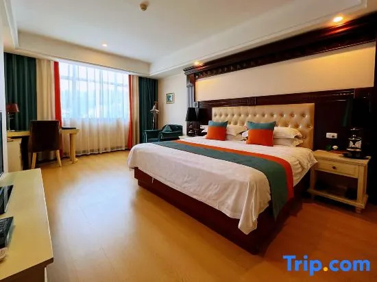 Business Double Suite with river view full double bed