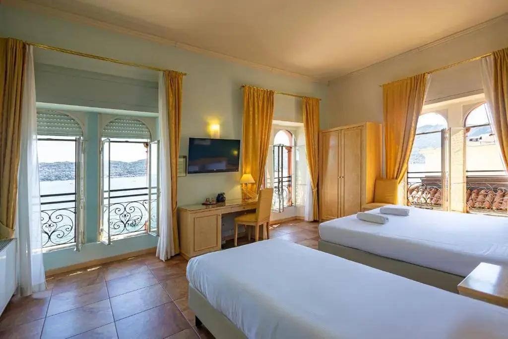 Deluxe Triple room
