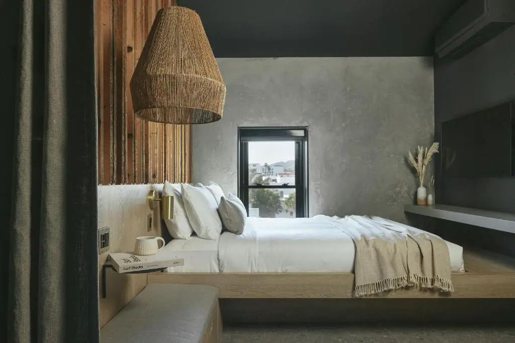 Standard Double room with city view (full double bed)