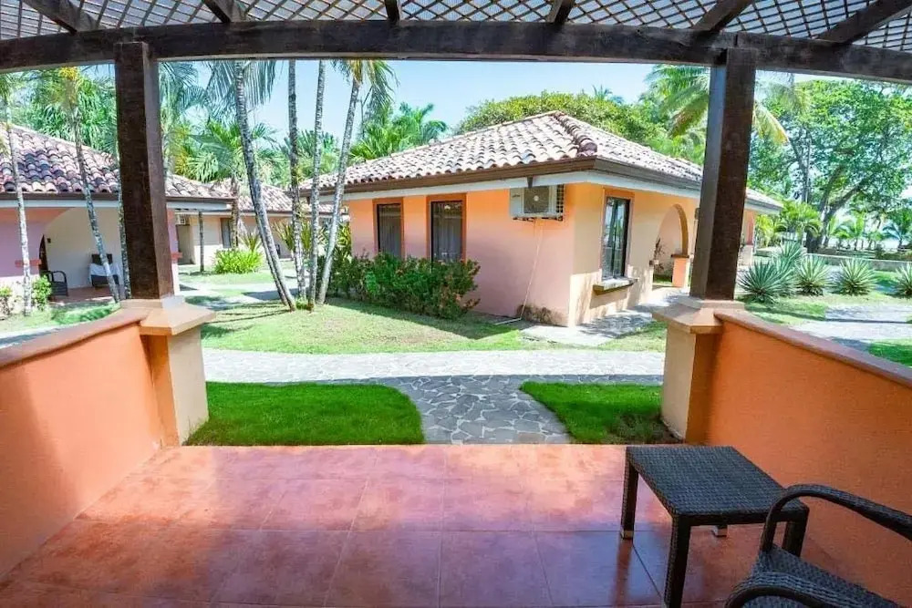 Marenaz Oceanfront Resort - фото 12