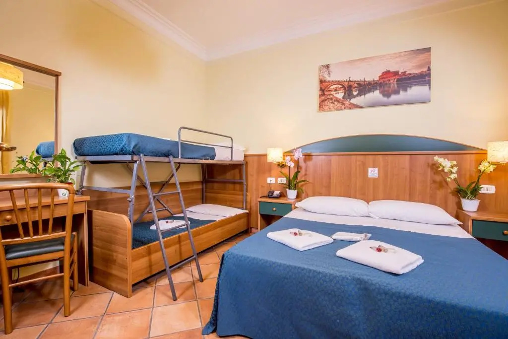 Standard Quadruple room