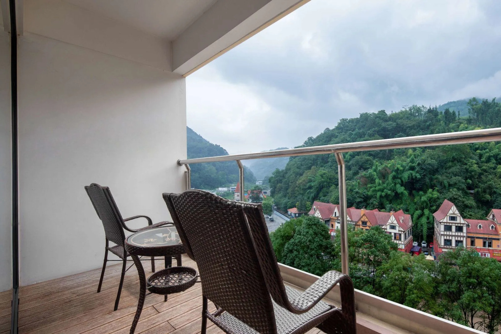 Balcony & Terrace