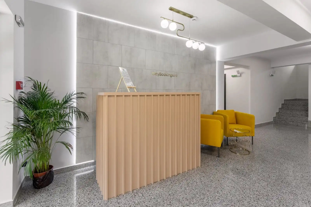 Lobby & Reception