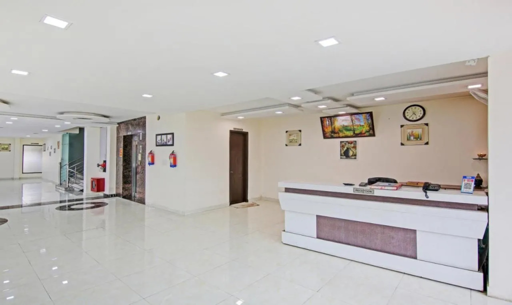Lobby & Reception