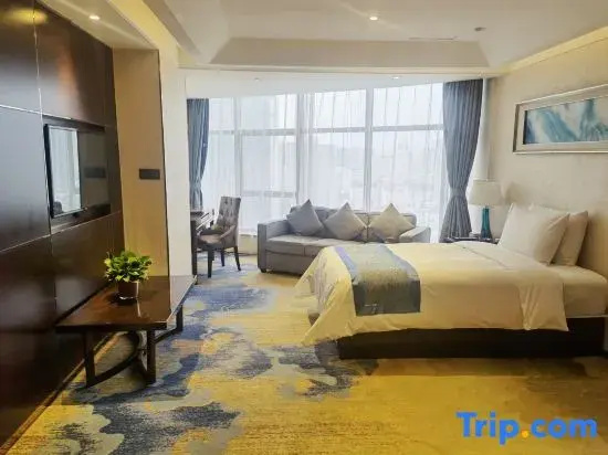 Deluxe Family Suite