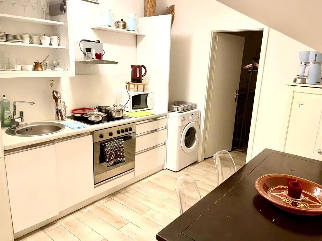 3 Bedrooms Apartment