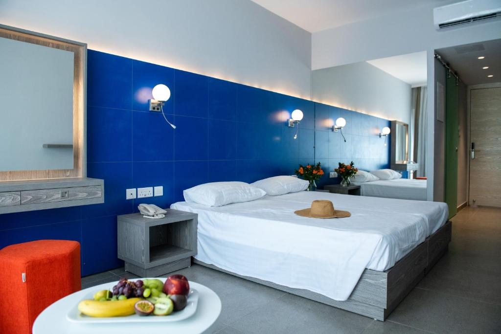 Twin room (twin beds)