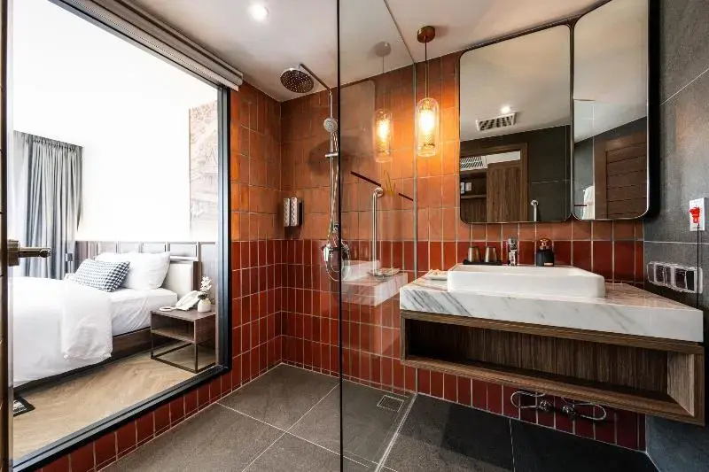 Premier Double room (full double bed)