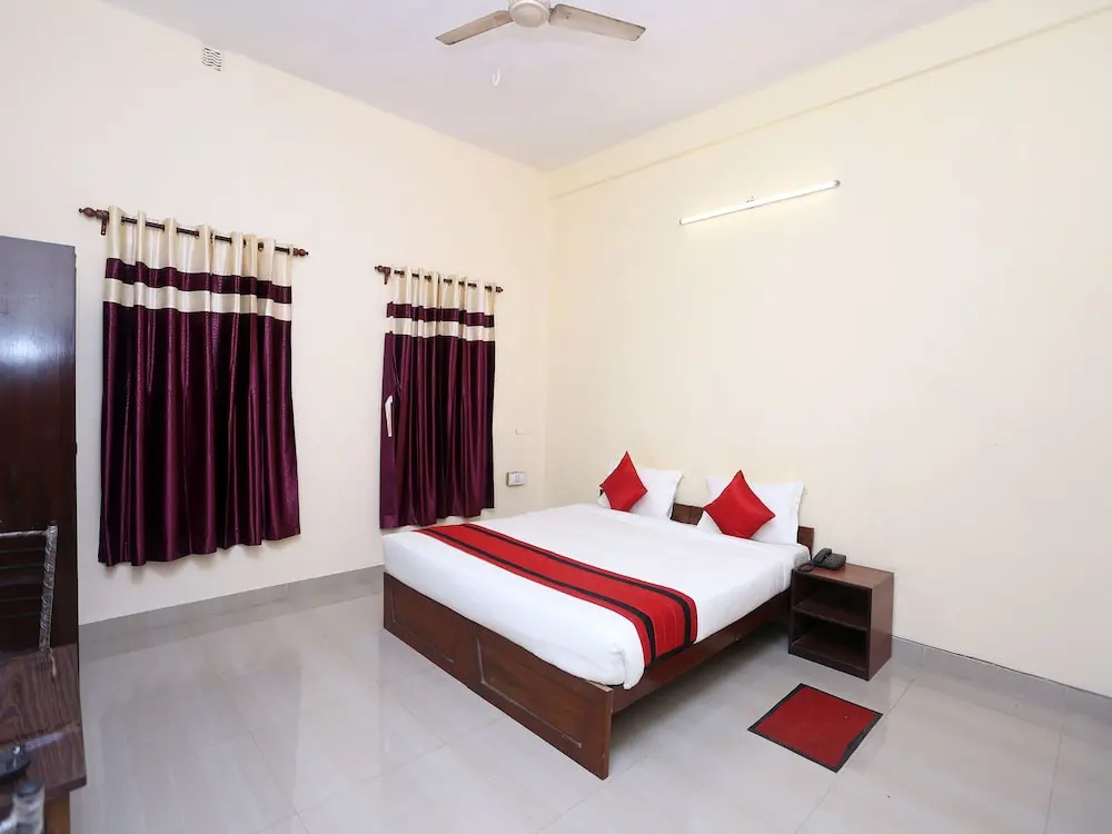 Hotel East West