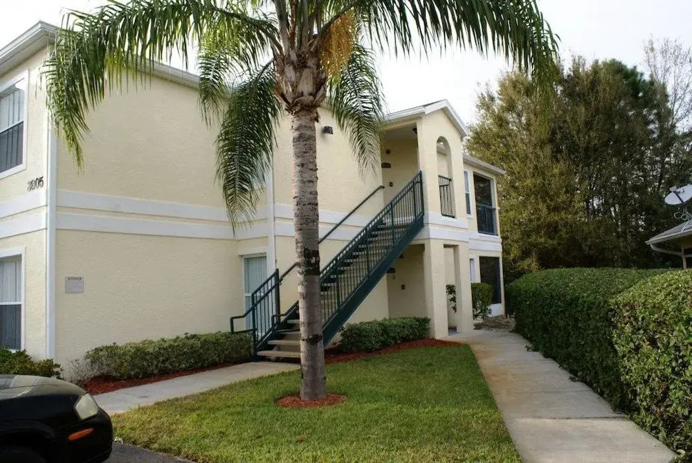 Beautiful Condo with Community Pool - 3 Br Condo