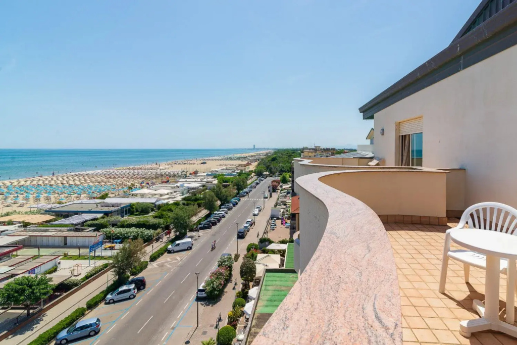 Beach & Waterfront