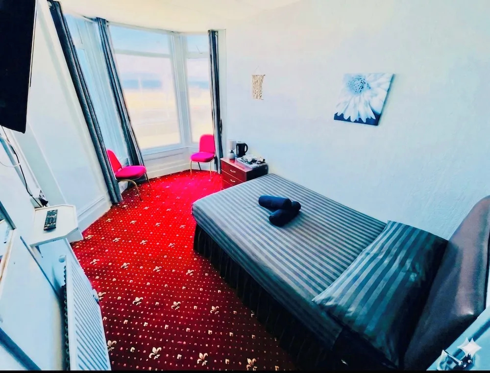 Standard Double room with sea view (full double bed)
