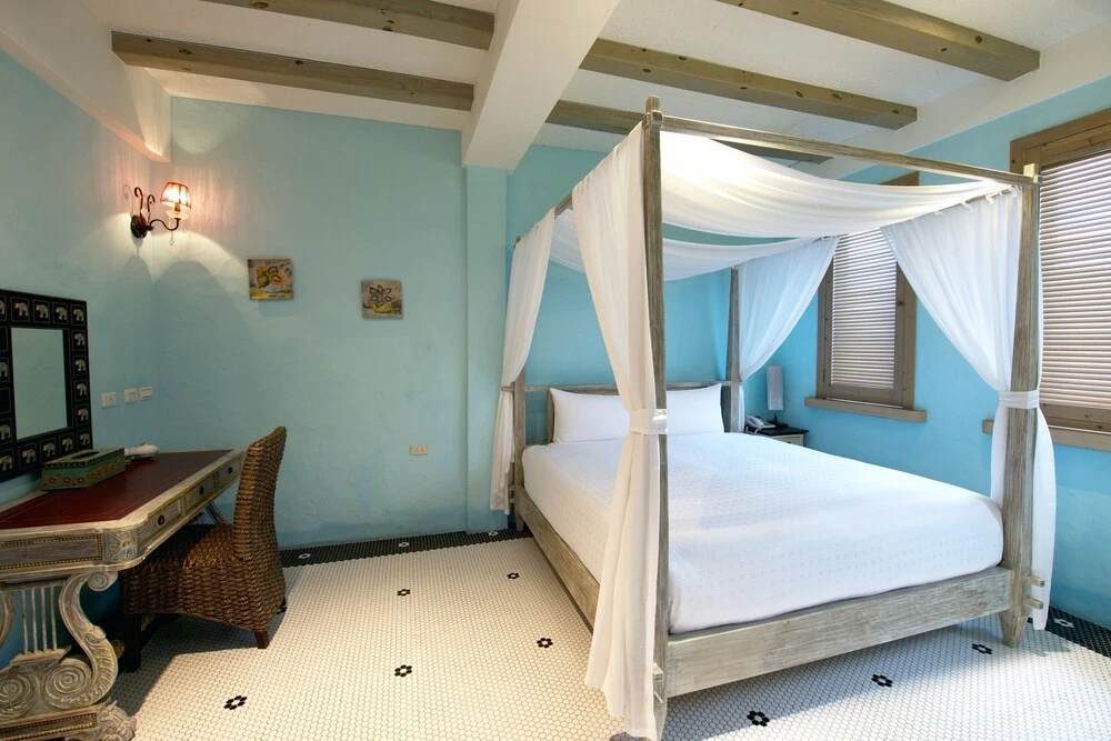 Deluxe Double room (full double bed)