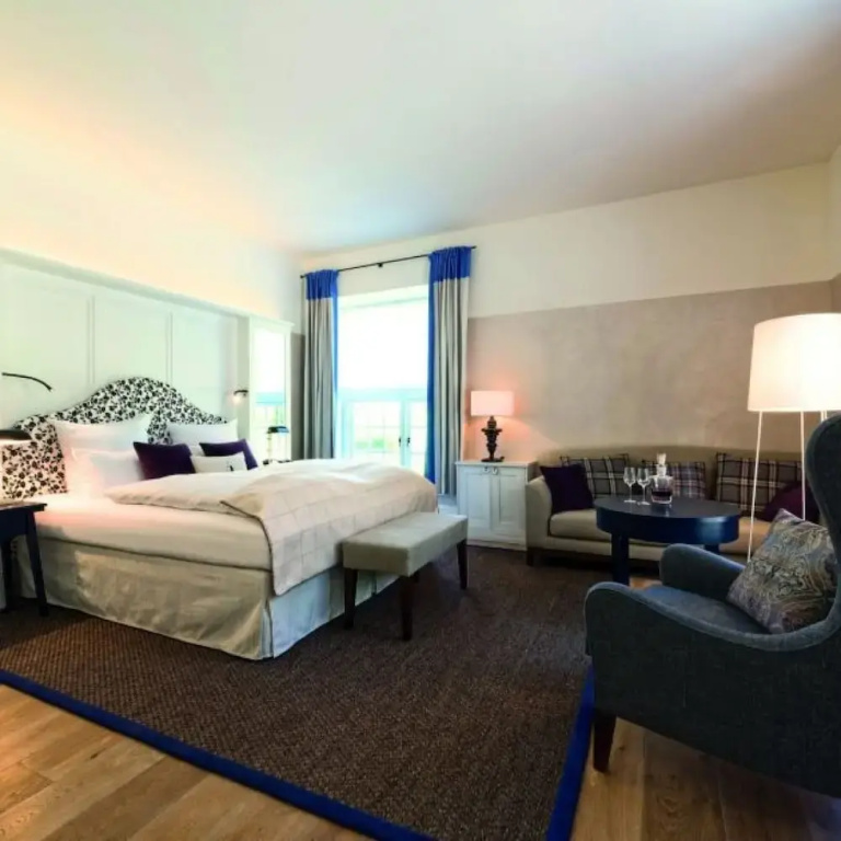 Standard room with park view