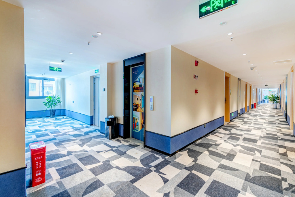 LanOuShangPin Hotel (Longhu Park Store, Yantan District, Zigong City) - фото 7