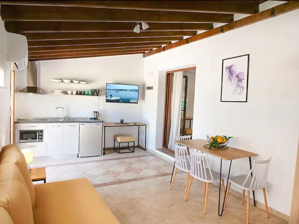 Komitsa Luxury Apartments, ,