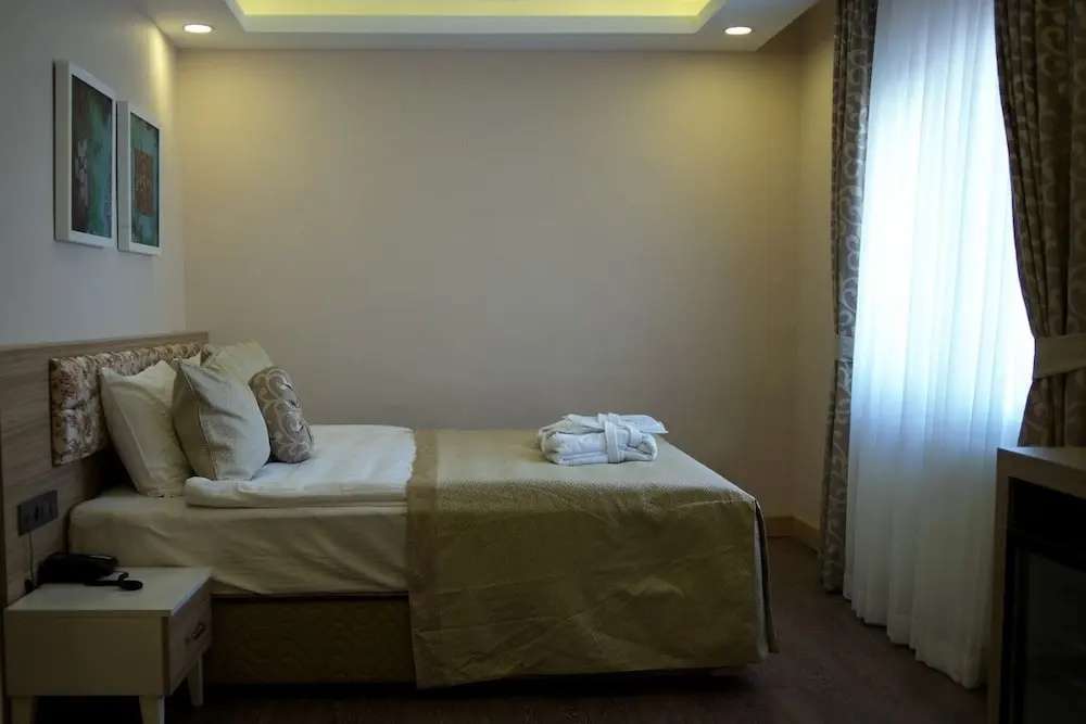 Economy room