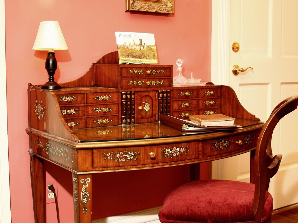 The Inn on Negley by null