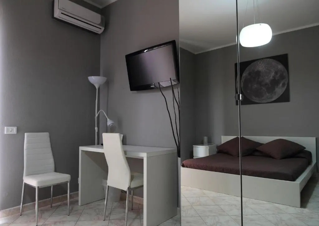 Standard Double room with balcony (full double bed)