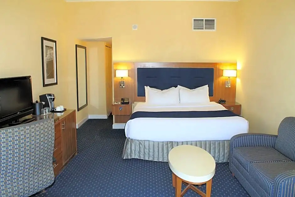 The Landing at Hampton Marina, Tapestry Collection by Hilton - Chambres