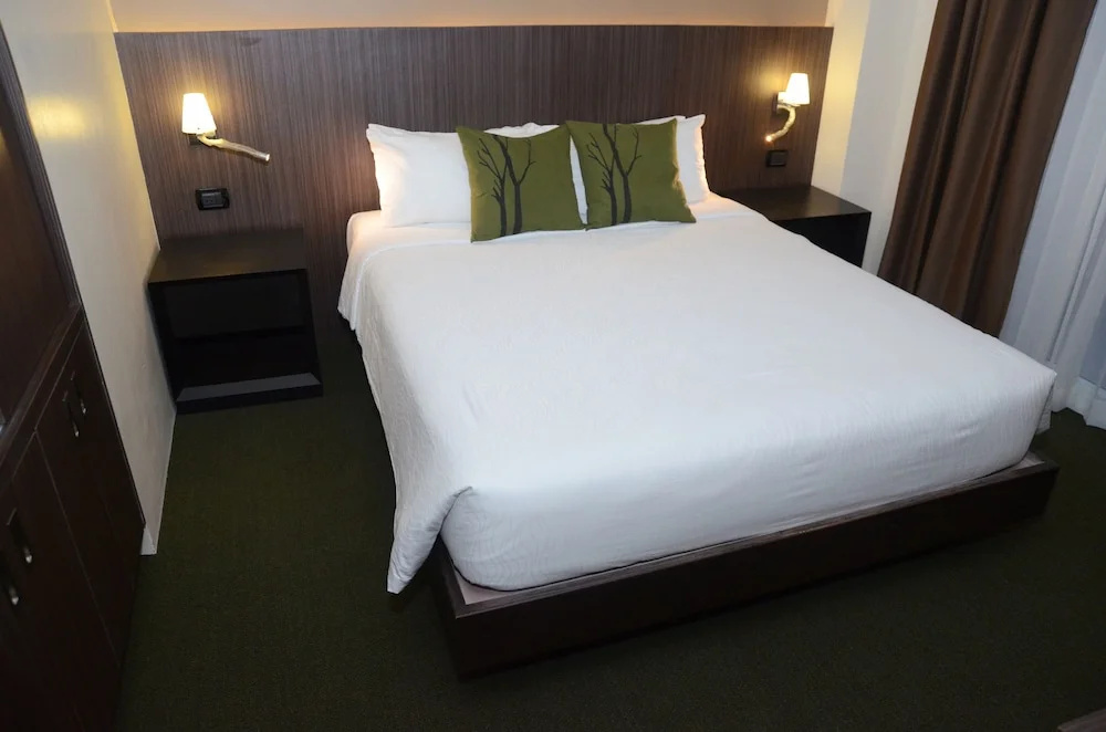 2 Bedrooms Suite with balcony