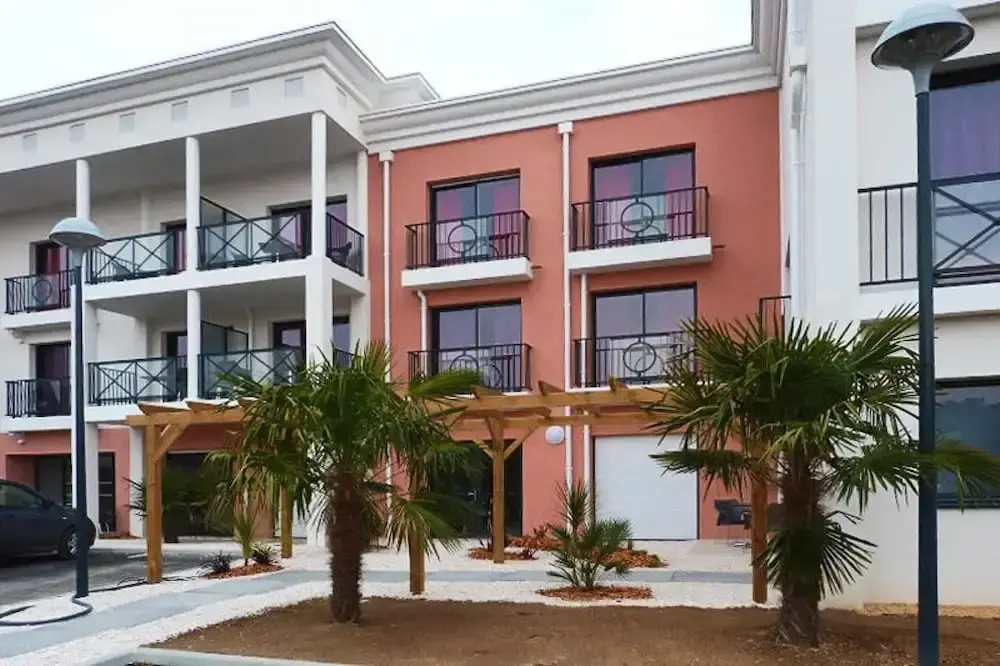 Coastal Stay With Pool in La Baule