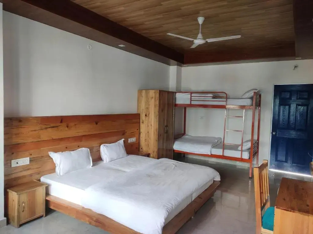 Deluxe Double Family room (full double bed)