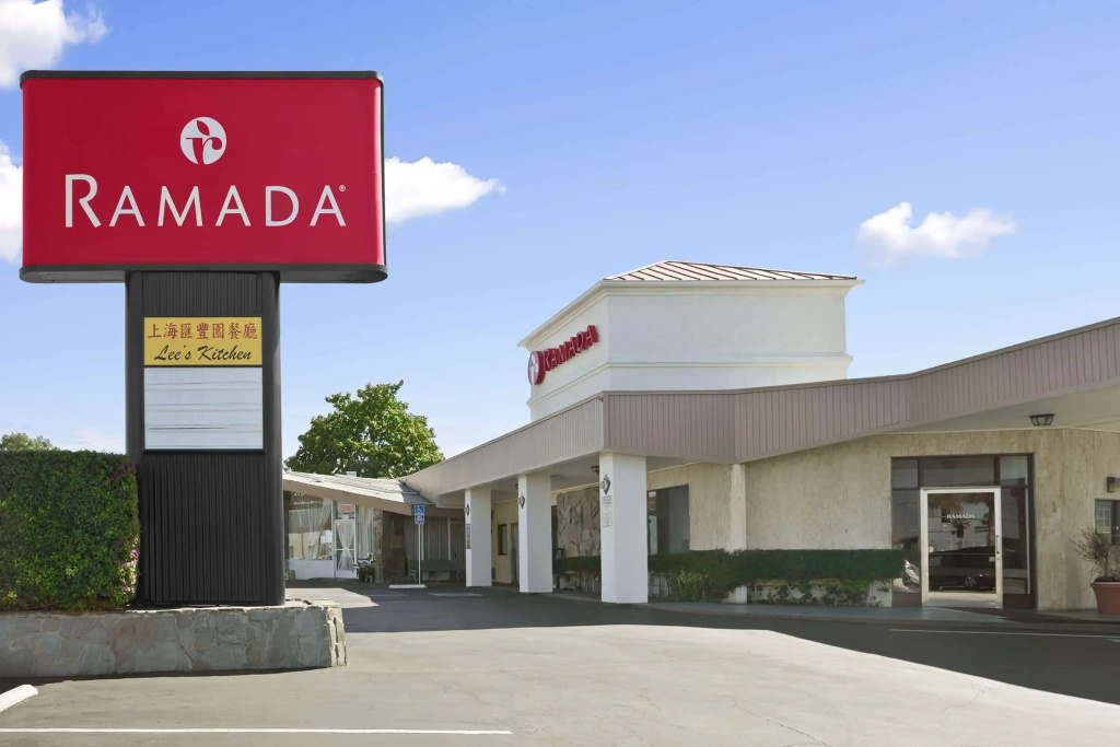 Ramada by Wyndham Torrance — фото