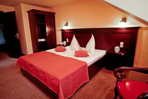 Red Lake Hotel by null