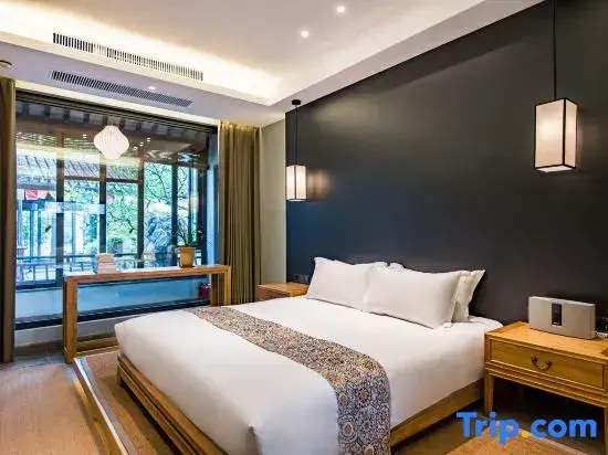 2 Bedrooms Suite