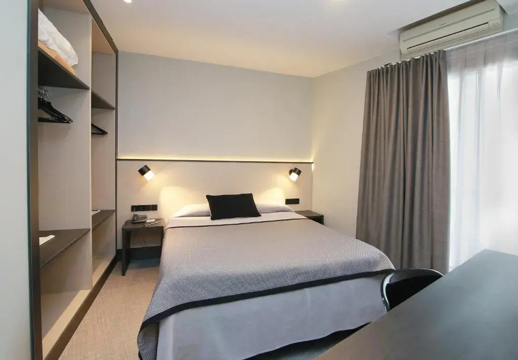 Standard Double room (full double bed)