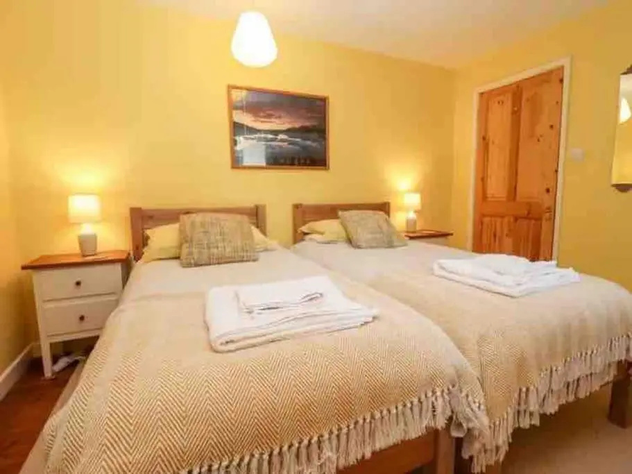 Yew Tree Cottage — 5