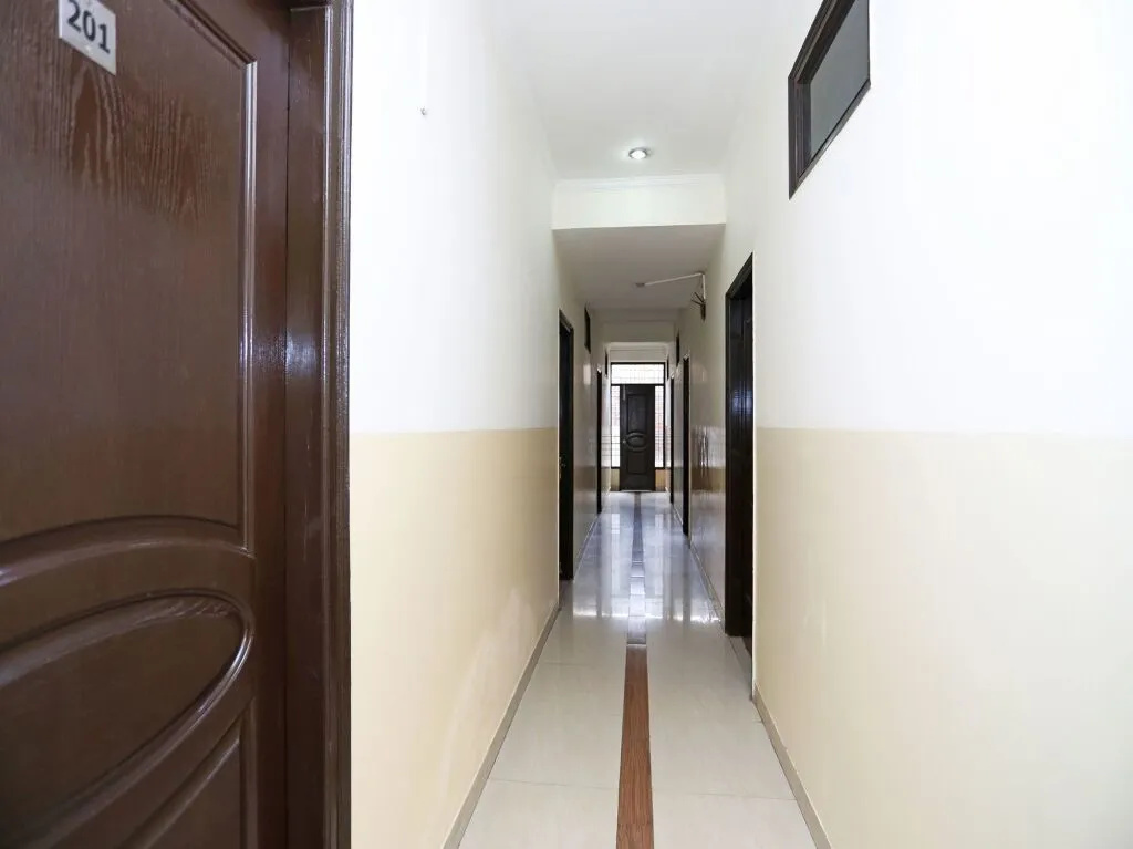 Devine Stay By OYO Rooms