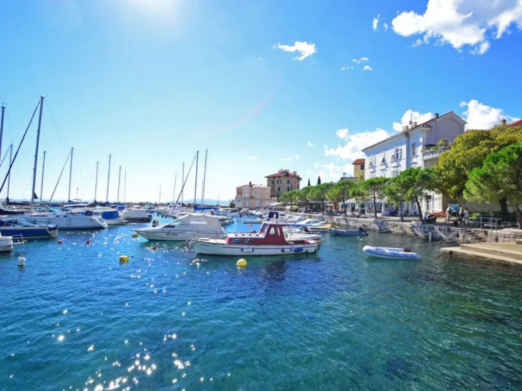Beach & Waterfront