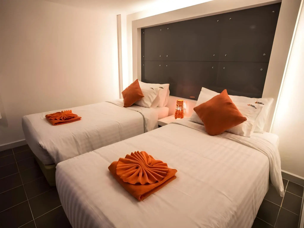The Original Orange Rooms - Général