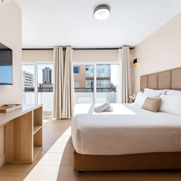 Studio with balcony and with city view