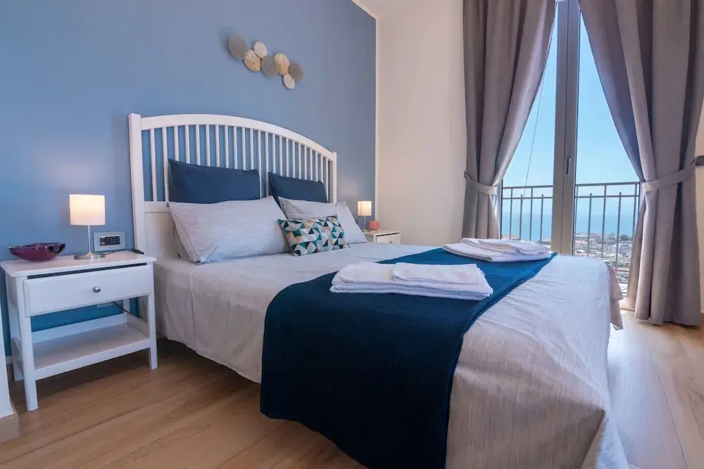 Deluxe Triple room with balcony and with sea view