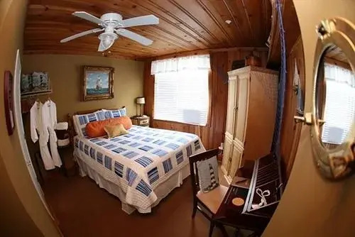 The August Seven Inn — фото 2