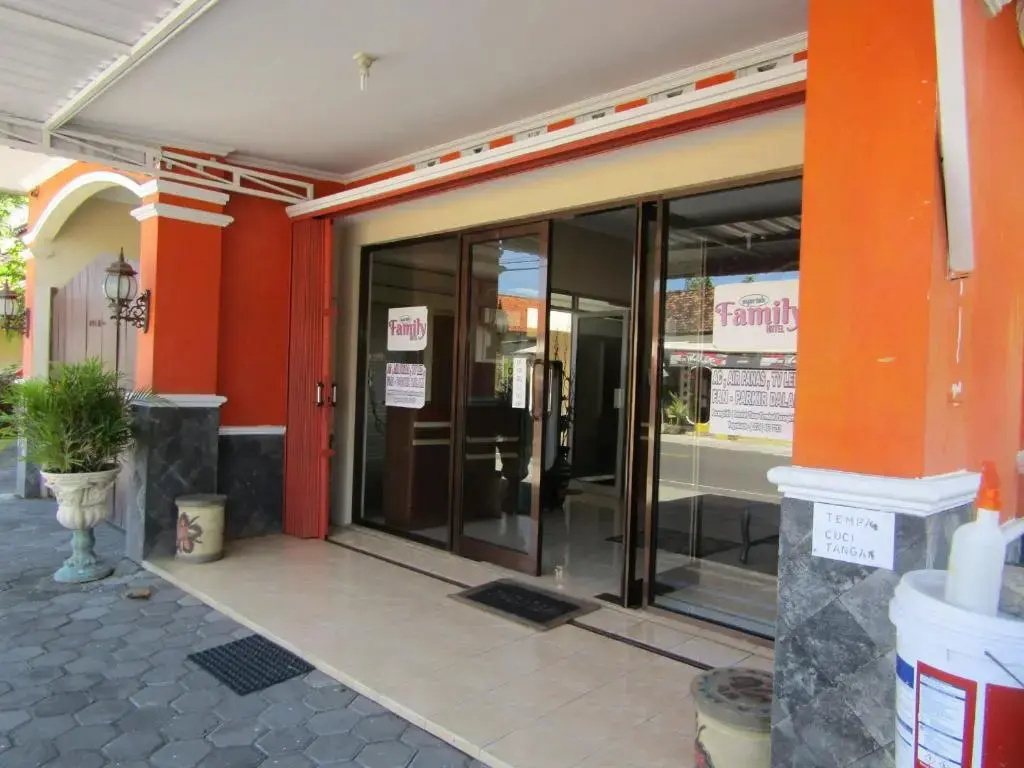 Hotel Family Syariah 1 by ZUZU