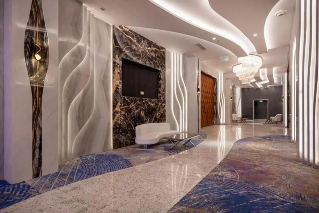Lobby & Reception