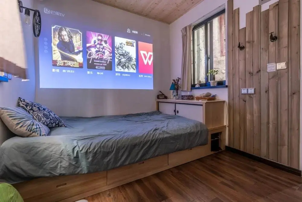 Living In Local Apartment Best Location-201