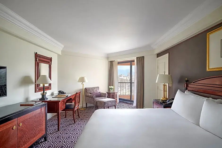 Classic Historic Double room with city view (full double bed)