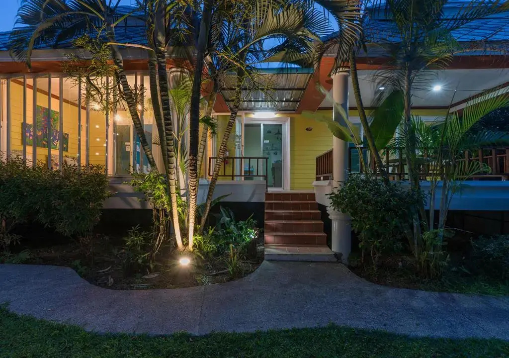 2 Bedrooms Bungalow